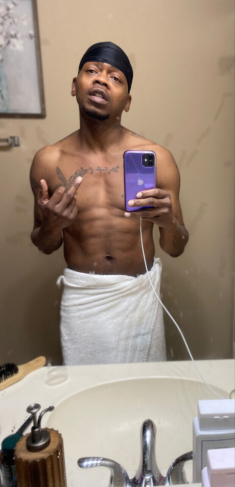 Naakte gelekte OnlyFans-foto van  Phuckmeimdope 