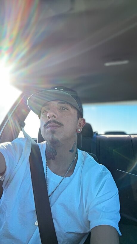Naakte gelekte OnlyFans-foto van Izzyrivera