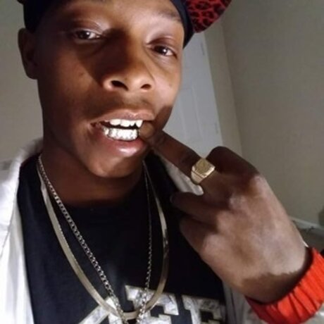 Naakte gelekte OnlyFans-foto van Money2lit