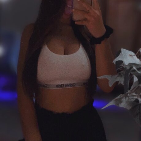 Naakte gelekte OnlyFans-foto van Blu