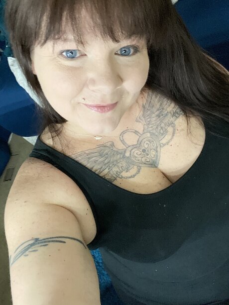 Naakte gelekte OnlyFans-foto van Kissingqueen