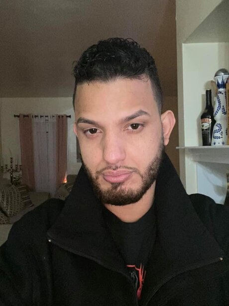 Naakte gelekte OnlyFans-foto van John Swing