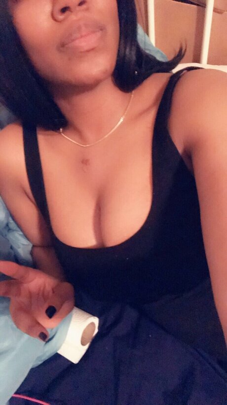 Naakte gelekte OnlyFans-foto van U71861391