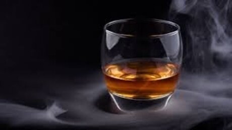 Naakte gelekte OnlyFans-foto van Scotch Ampamp Smoke