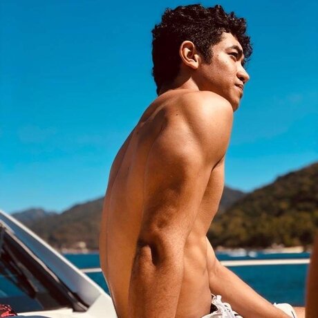 Naakte gelekte OnlyFans-foto van Lhopital