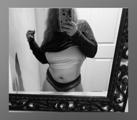 Naakte gelekte OnlyFans-foto van Redrobin