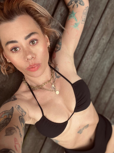 Naakte gelekte OnlyFans-foto van Bellabimba