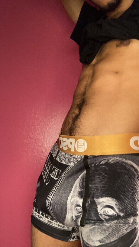 Naakte gelekte OnlyFans-foto van 420robb