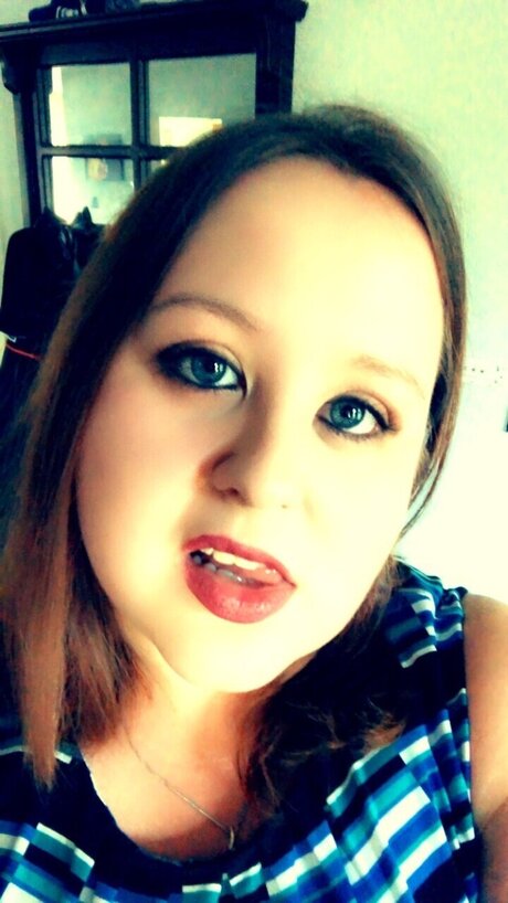 Naakte gelekte OnlyFans-foto van Bikerbabe