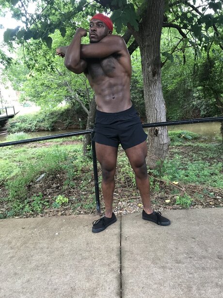 Naakte gelekte OnlyFans-foto van Davion Reed
