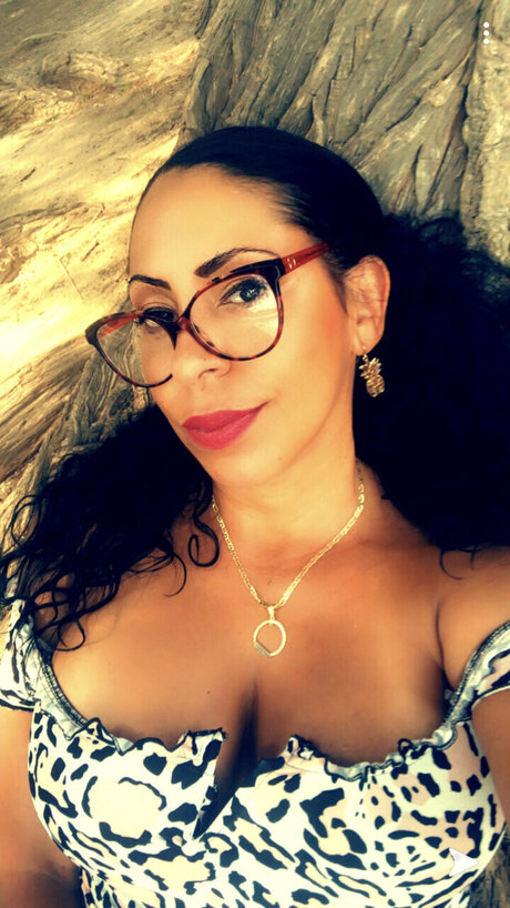 Naakte gelekte OnlyFans-foto van Natacha Charlotte