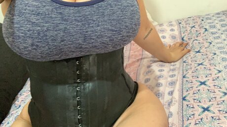 Naakte gelekte OnlyFans-foto van Babyg
