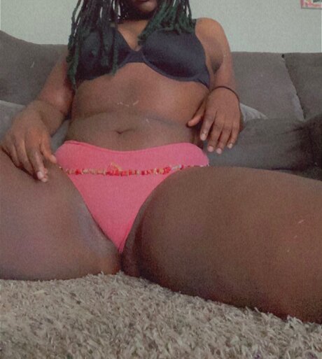 Naakte gelekte OnlyFans-foto van Kenn