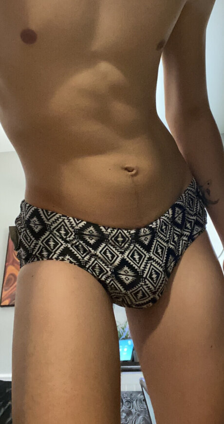 Naakte gelekte OnlyFans-foto van Rex