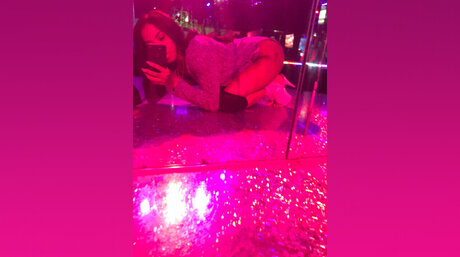 Naakte gelekte OnlyFans-foto van Carmen