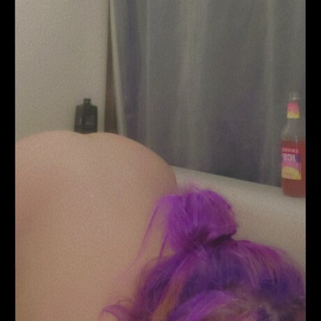 Naakte gelekte OnlyFans-foto van Deadlygirl999