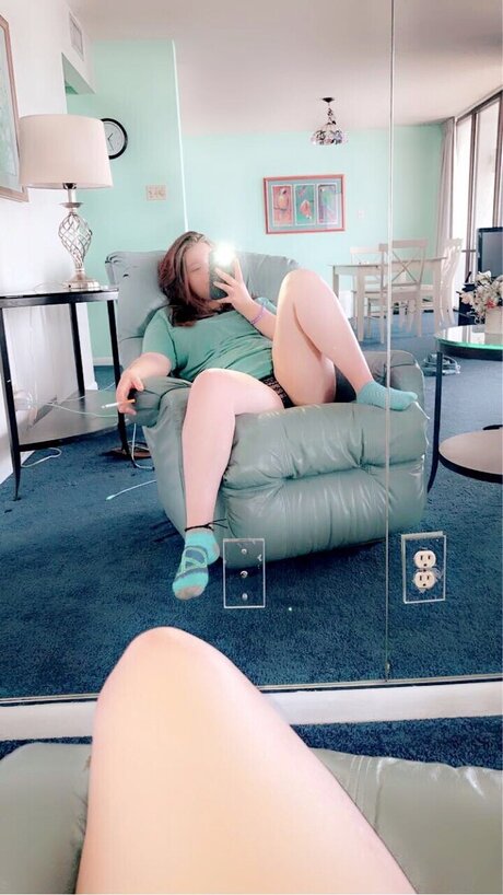 Naakte gelekte OnlyFans-foto van Katelynn