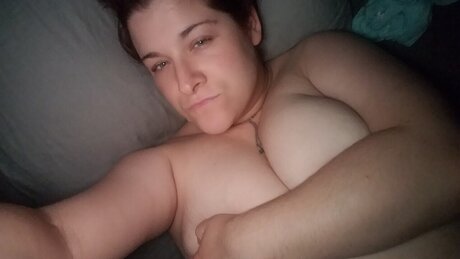 Naakte gelekte OnlyFans-foto van Ciara