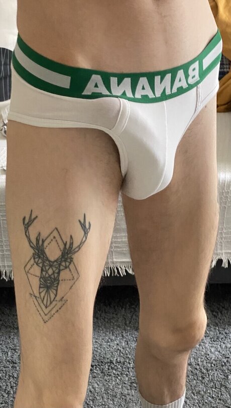 Naakte gelekte OnlyFans-foto van Footilicious