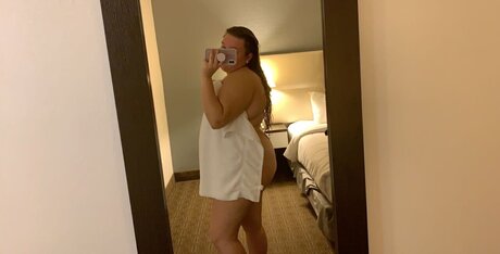 Naakte gelekte OnlyFans-foto van Aqua Seduction
