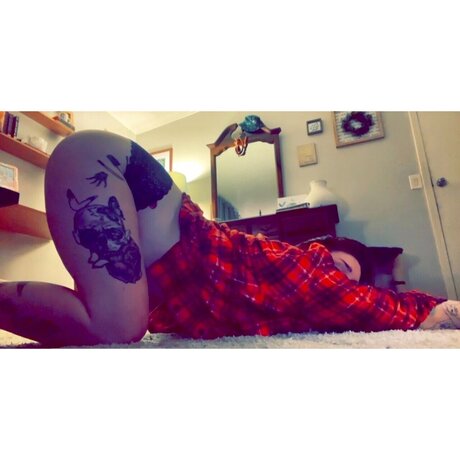 Naakte gelekte OnlyFans-foto van Autumn