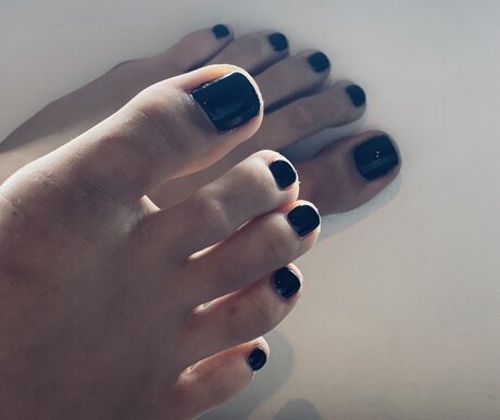 Naakte gelekte OnlyFans-foto van Feet Pics