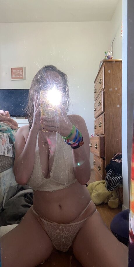 Naakte gelekte OnlyFans-foto van Al