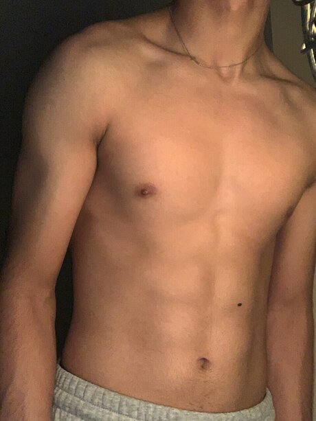 Naakte gelekte OnlyFans-foto van Gio
