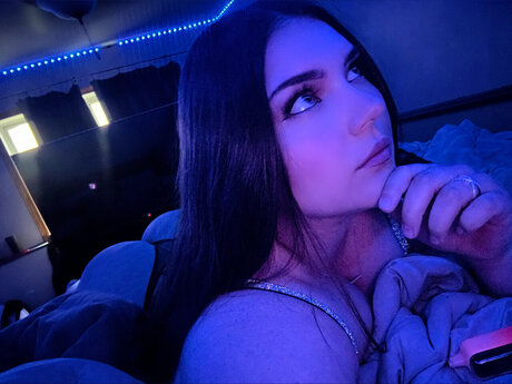 Naakte gelekte OnlyFans-foto van Thesexylexi