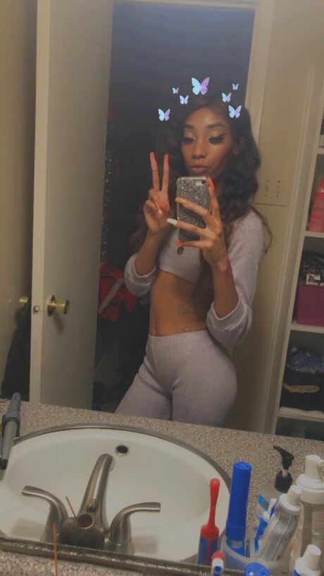 Naakte gelekte OnlyFans-foto van Annasbananas