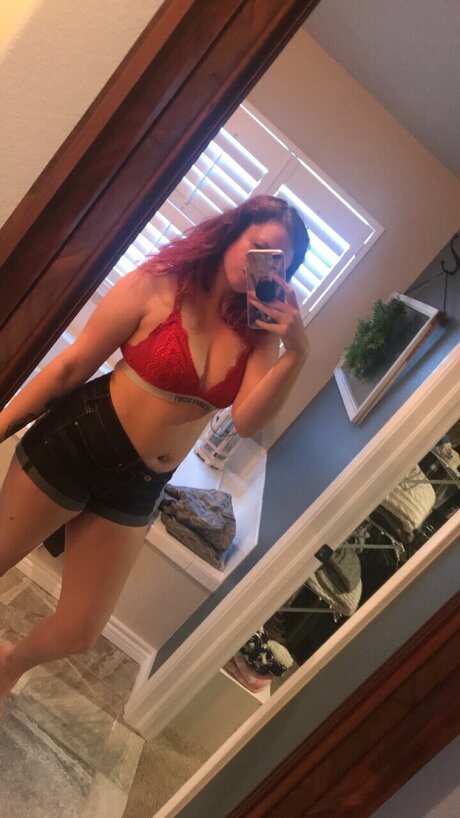 Naakte gelekte OnlyFans-foto van Babygirl