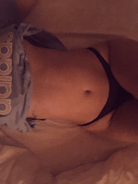 Naakte gelekte OnlyFans-foto van Amira