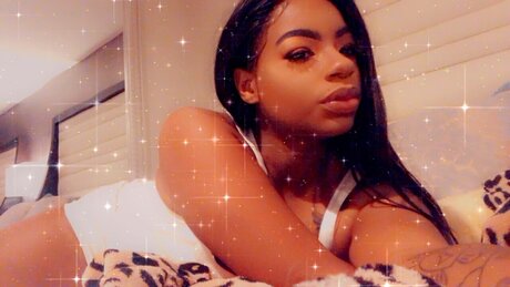 Naakte gelekte OnlyFans-foto van Nixxinixxxx
