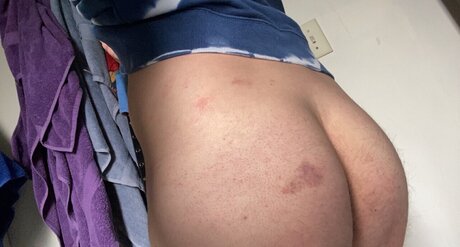 Naakte gelekte OnlyFans-foto van Daddy D