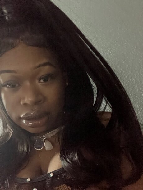 Naakte gelekte OnlyFans-foto van Ivy
