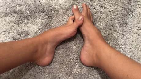 Naakte gelekte OnlyFans-foto van Buttercup