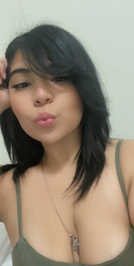Naakte gelekte OnlyFans-foto van Angelina