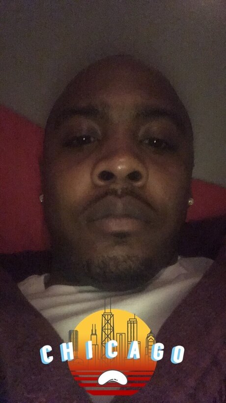 Naakte gelekte OnlyFans-foto van Gudda