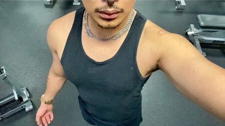 Naakte gelekte OnlyFans-foto van Leo