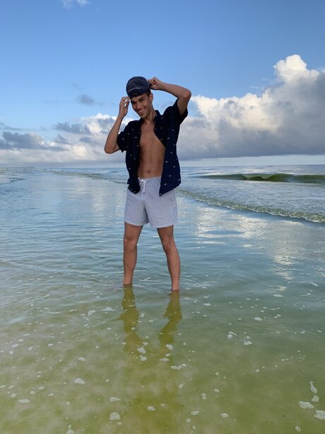 Naakte gelekte OnlyFans-foto van Taylor