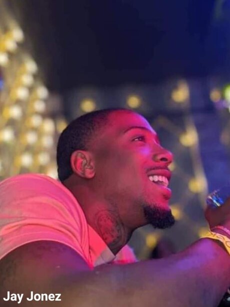 Naakte gelekte OnlyFans-foto van Jay Jonez The Joonkgod