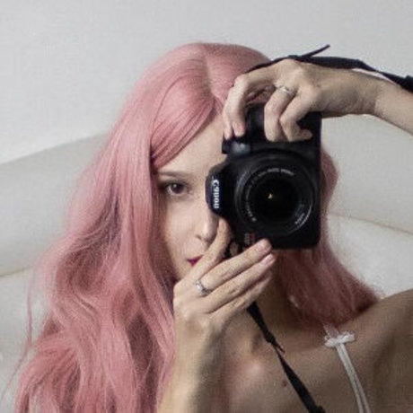 Naakte gelekte OnlyFans-foto van Roxiepon