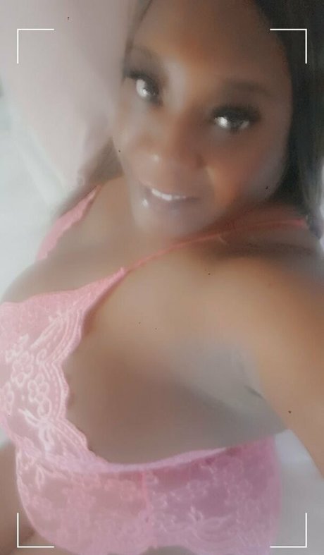 Naakte gelekte OnlyFans-foto van Cutiecc