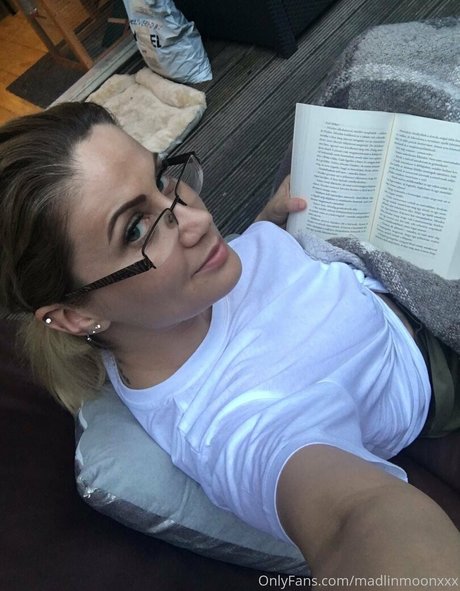 Naakte gelekte OnlyFans-foto van Madlinmoonxxx