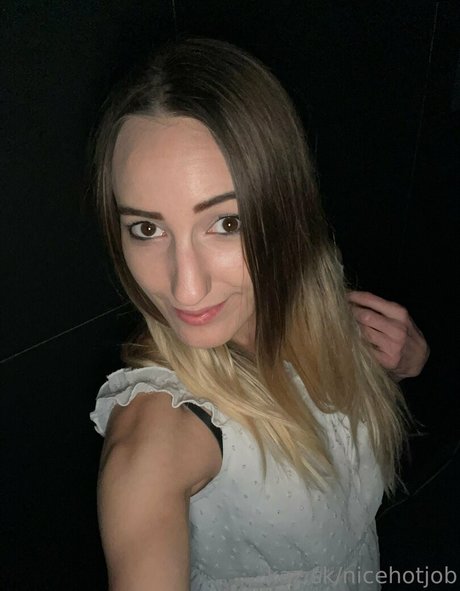 Naakte gelekte OnlyFans-foto van Nicehotjob