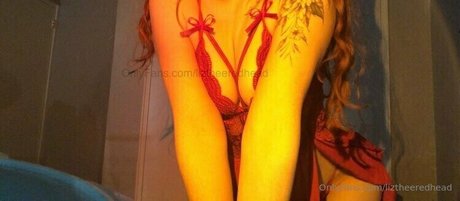 Naakte gelekte OnlyFans-foto van Liztheeredhead
