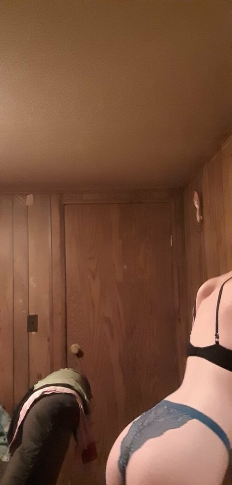Naakte gelekte OnlyFans-foto van Mommymaddii