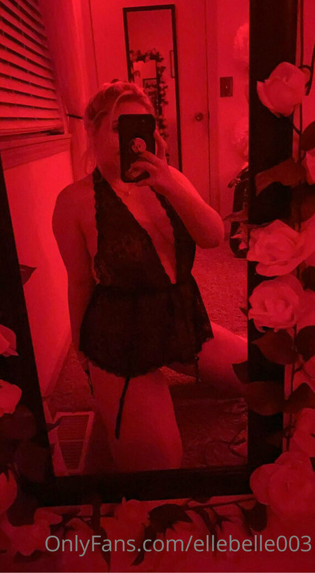 Naakte gelekte OnlyFans-foto van Ellebelle003