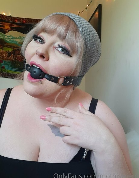 Naakte gelekte OnlyFans-foto van Mothisweird