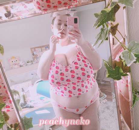 Peachyneko
